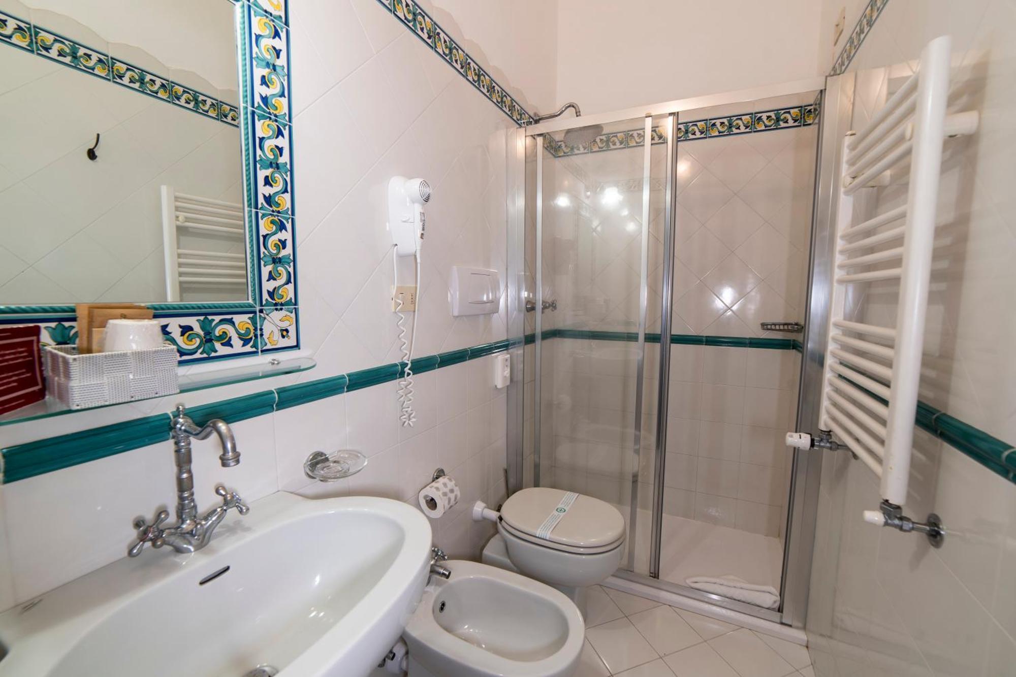 Miramare Hotel 3*