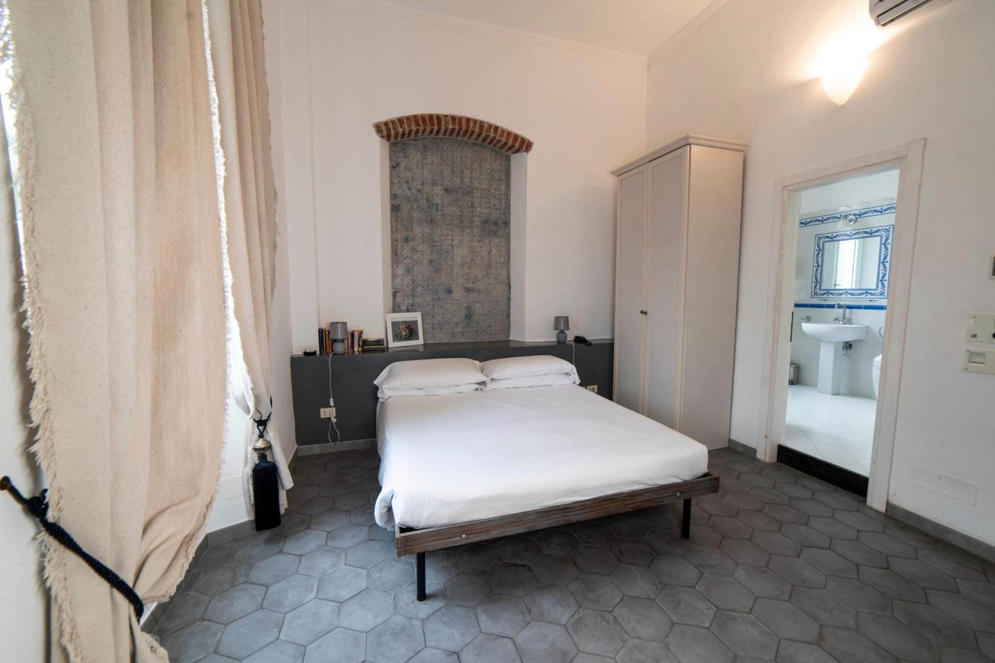 Miramare Hotel 3*